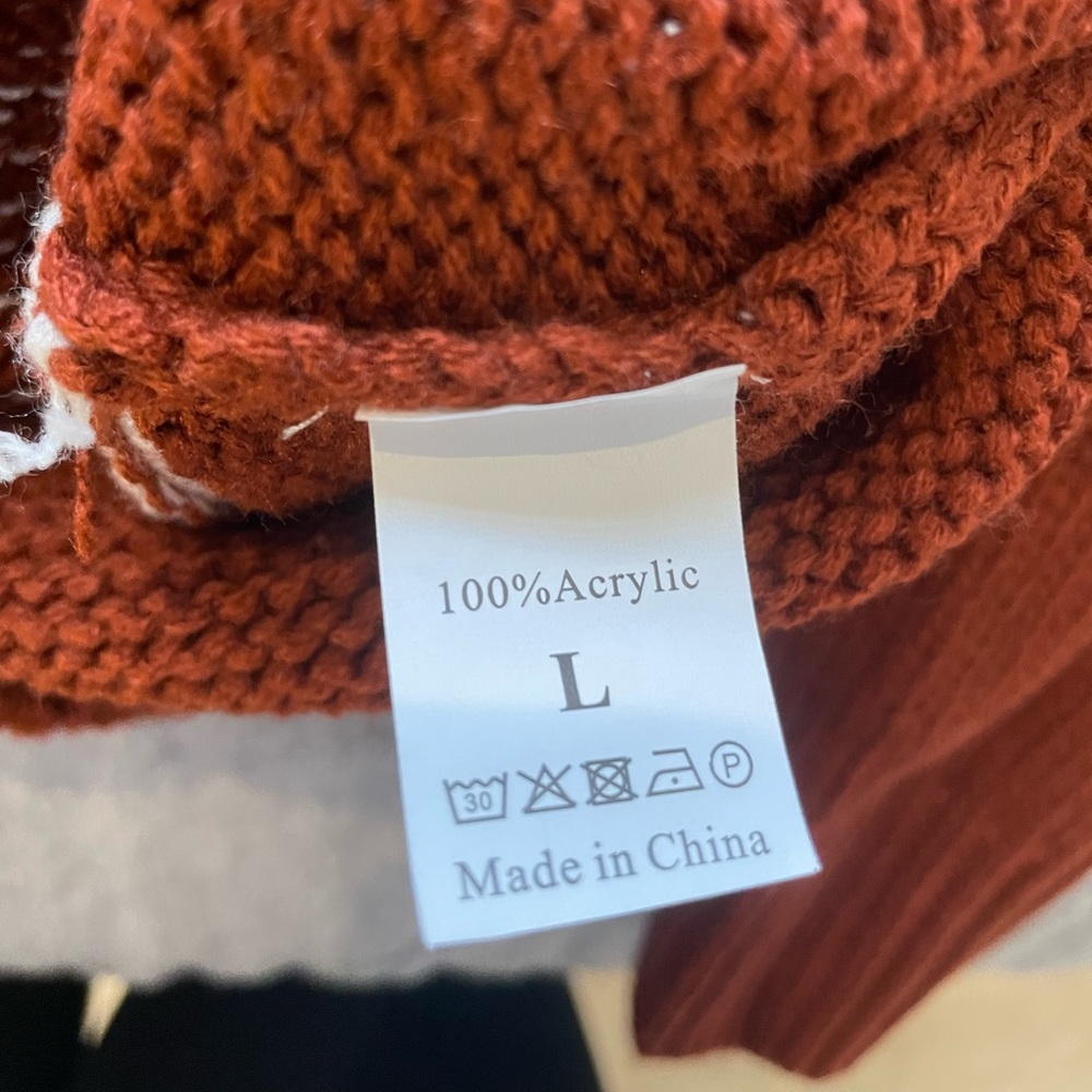 Amazon Sweater - Picture 3 of 3